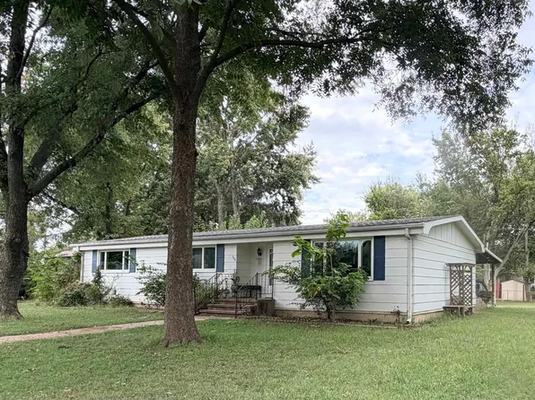304 S Valley St, Eureka, KS 67045