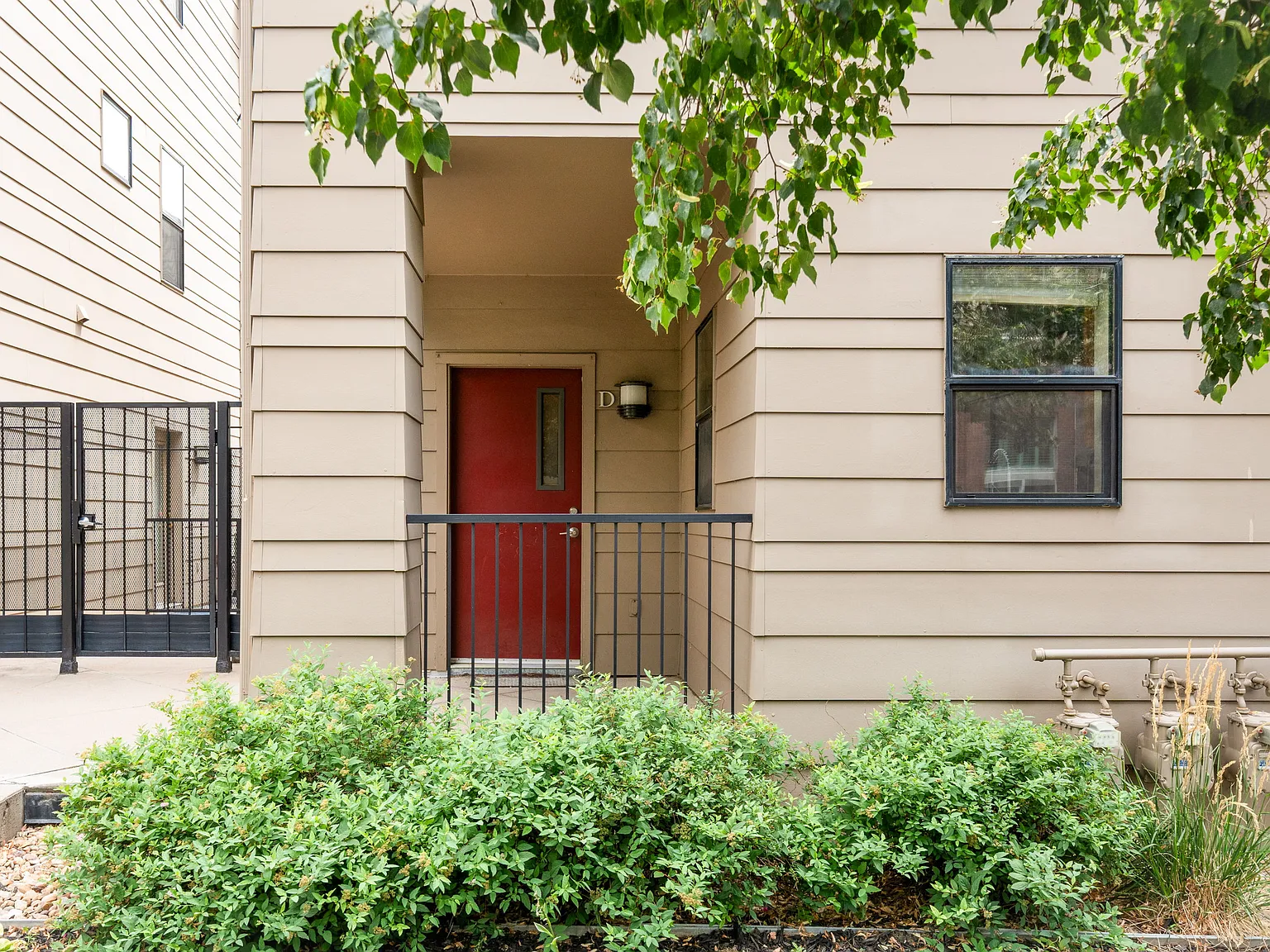 1 bed, 1038 sqft, $2,600 — Photo 2