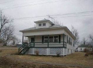 300 3rd St, Barnett, MO 65011