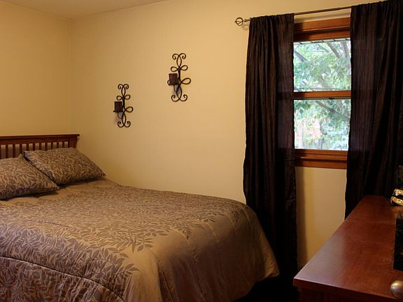 4th image of 6232 Woodbine Ave