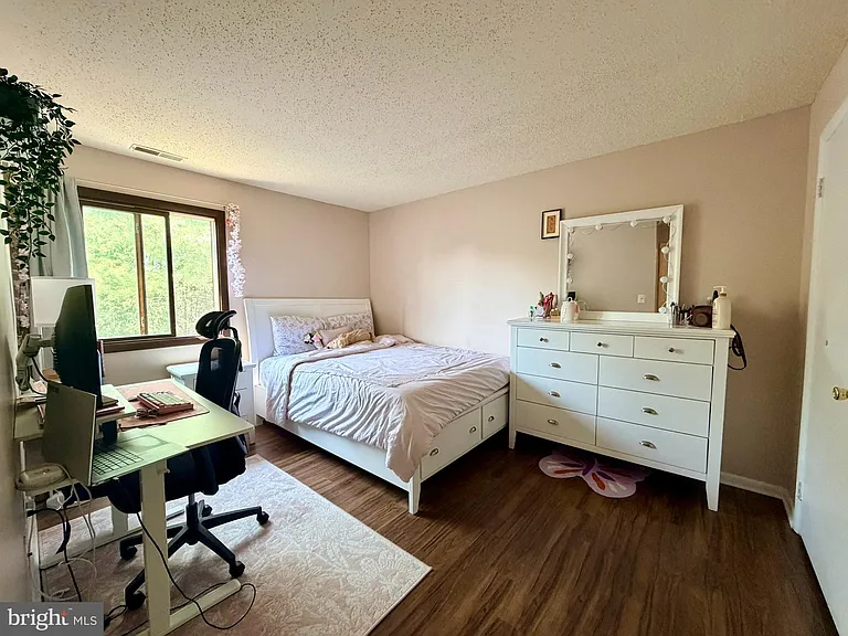 5215 Ravens Crest Dr — Photo 9