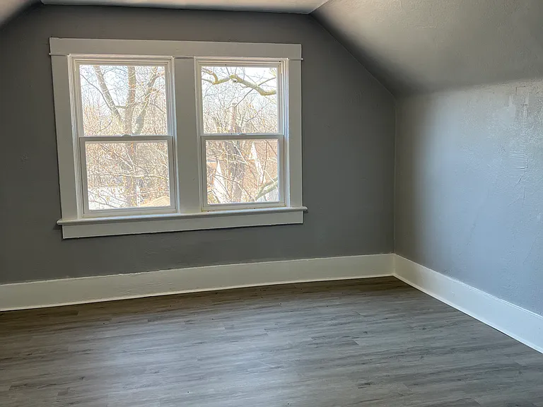 8023 Flora Ave — Photo 11