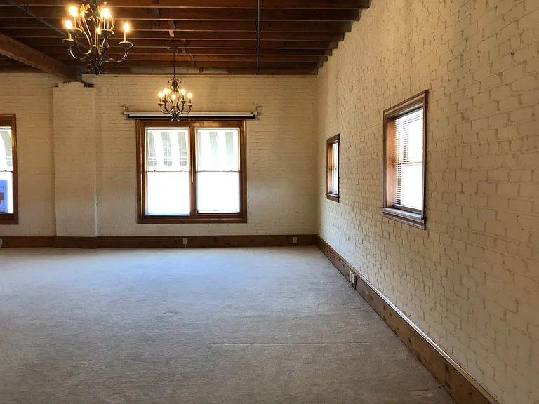 235 E Main St #F — Photo 4