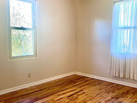 3rd image of 3412 Roberts Rd