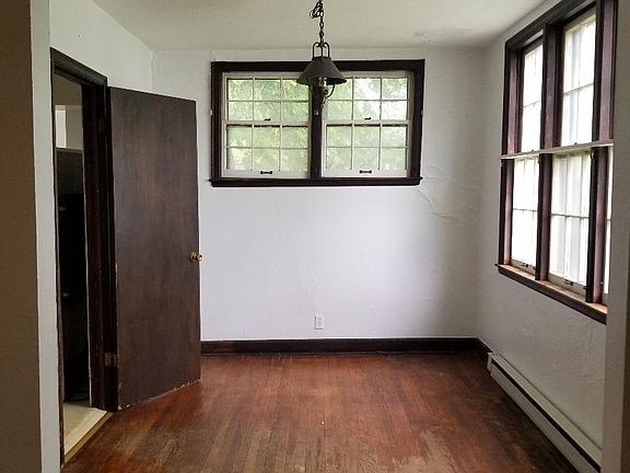 4th image of 411 S Halliburton St #411