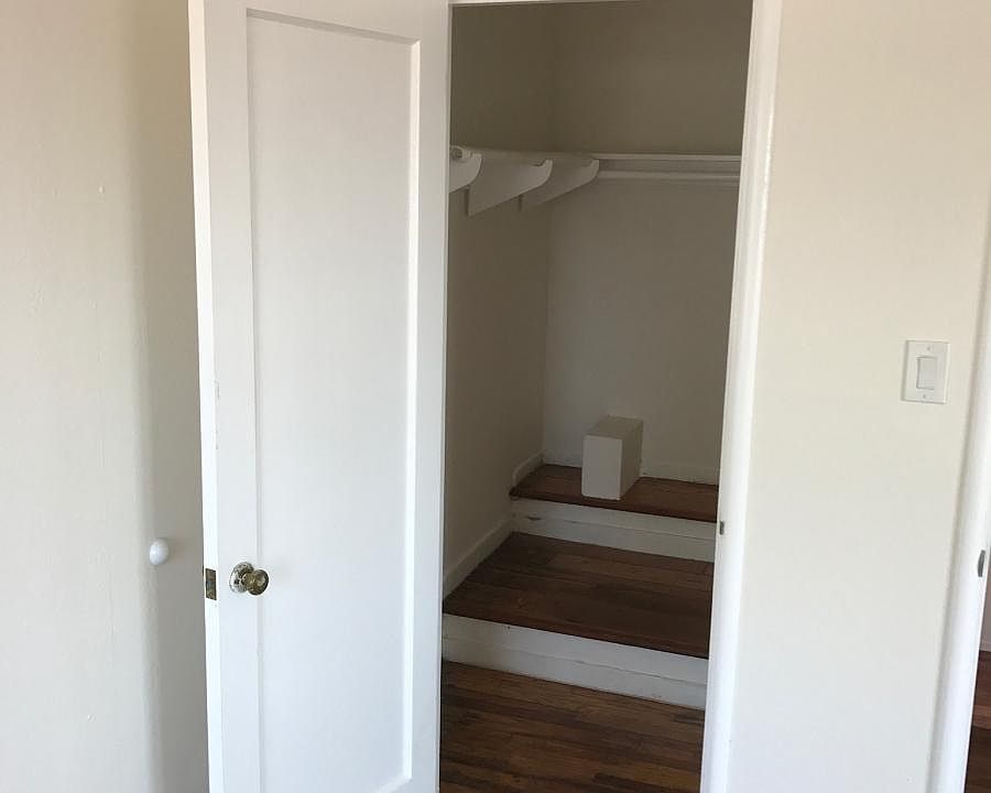 Walk in Closet bedroom