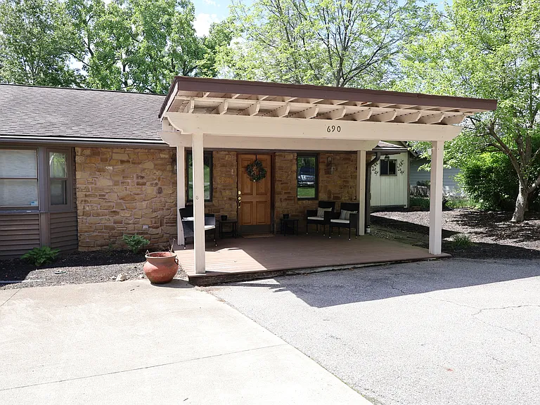 690 Terrace Lake Rd — Photo 6