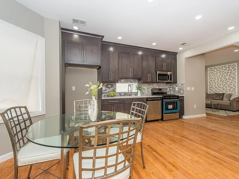 344 Franklin St #1 — Photo 3