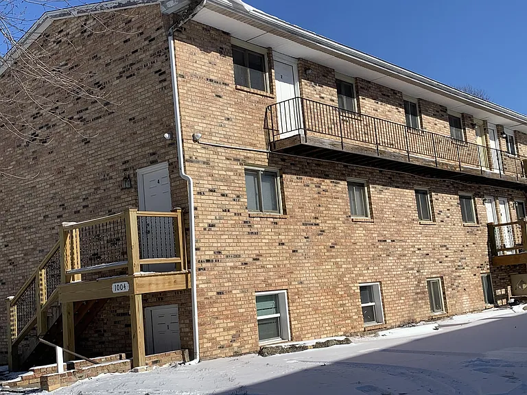 1004 S College St #8 — Photo 8