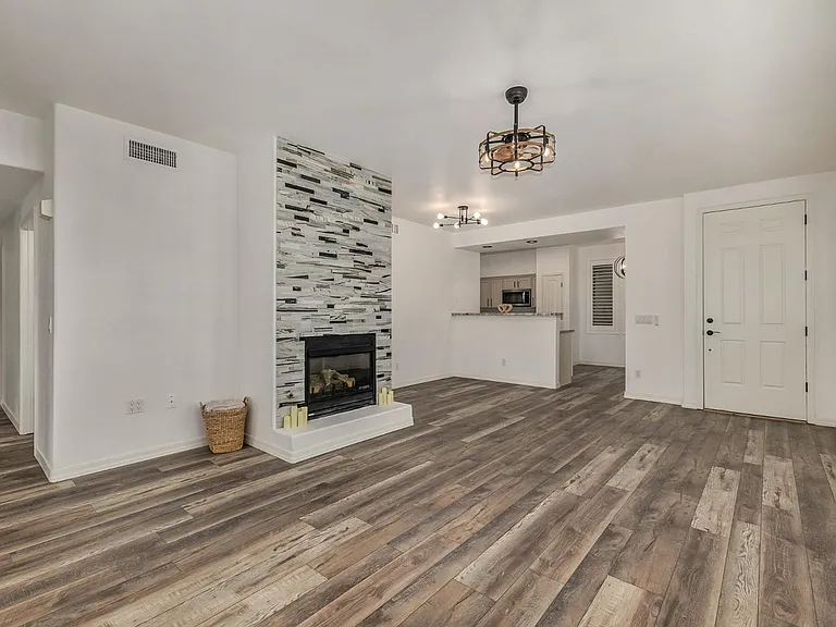 15221 N Clubgate Dr #1110 — Photo 5