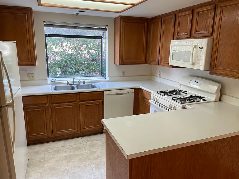 Kitchen with bay window