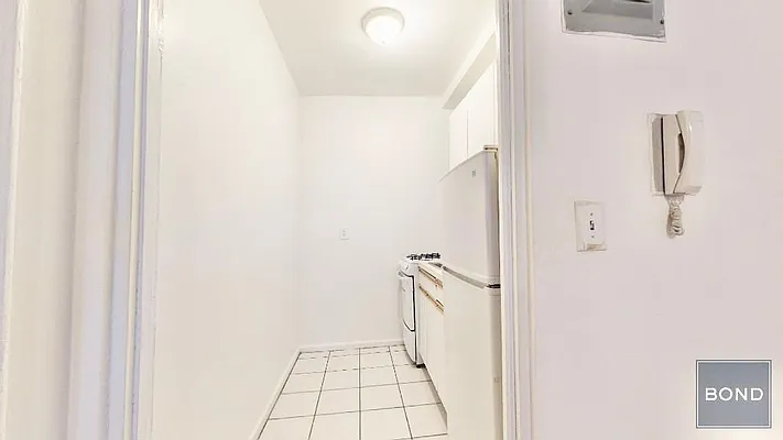 Rented by Bond New York | media 13