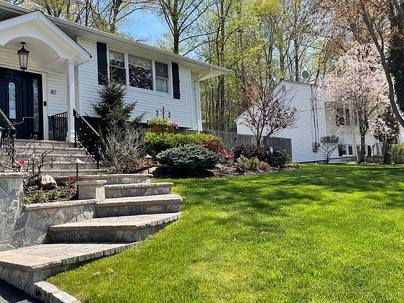 2nd image of 40 Rumson Rd