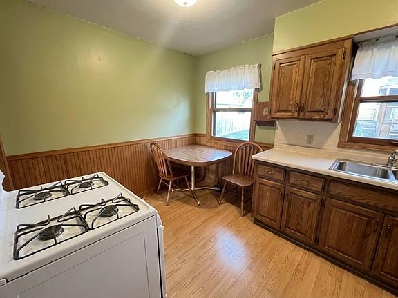 4th image of 5817 42nd Ave S
