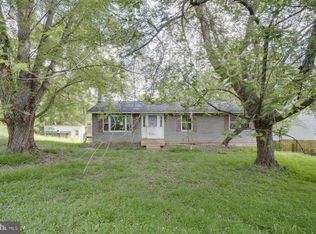 2100 Flag Marsh Rd, Gaithersburg, MD 21771