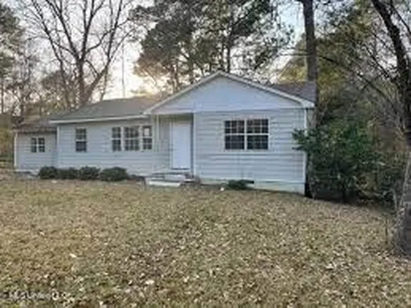 2469 Belvedere Dr, Jackson, MS 39204