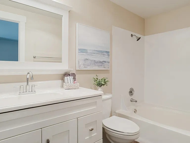 77_loft bathroom