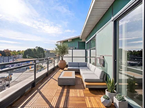 3255 Smith Ave #406, Burnaby, BC V5G 4M6