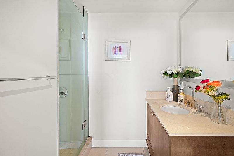 Vancouver Condominimum for rent - 2 Bedrooms — photo 12