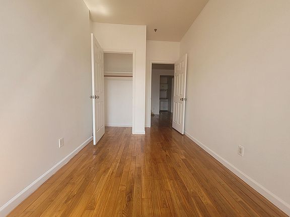 5th image of 587 Halsey St #3F