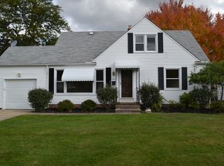5809 Circle Dr, Mayfield Heights, OH
