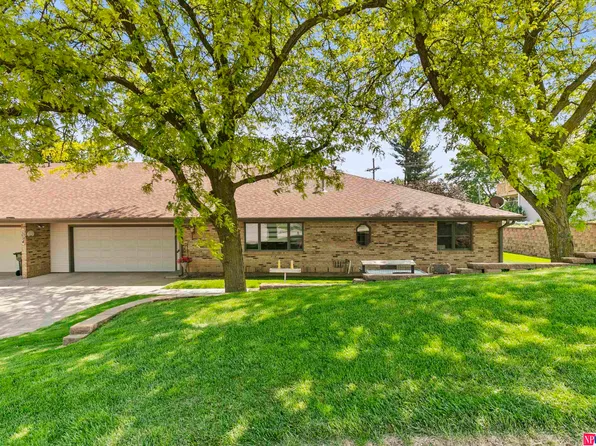 1094 S 13th Ave, Blair, NE 68008