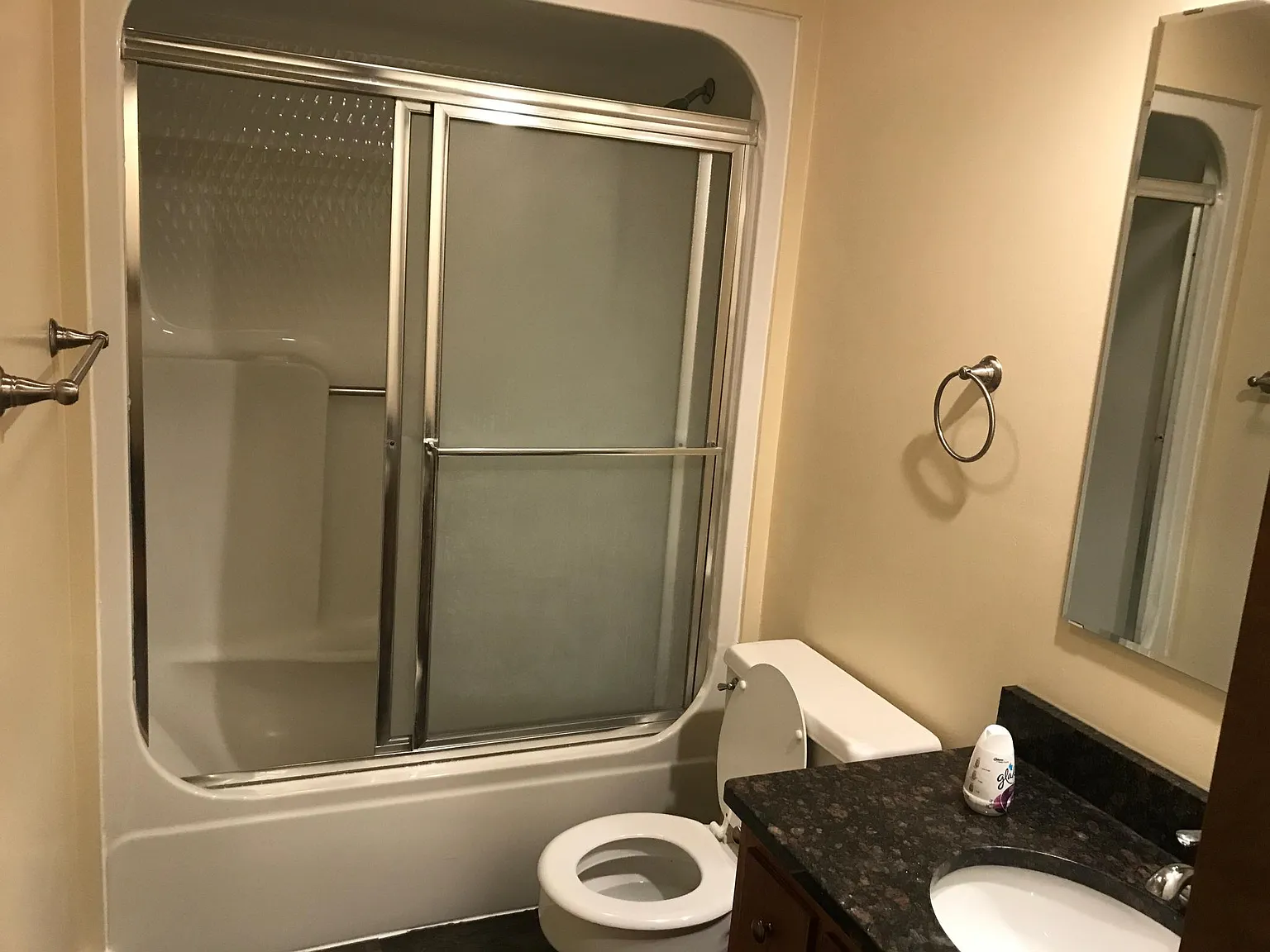 2 bed, 2000 sqft, $1,200 — Photo 4