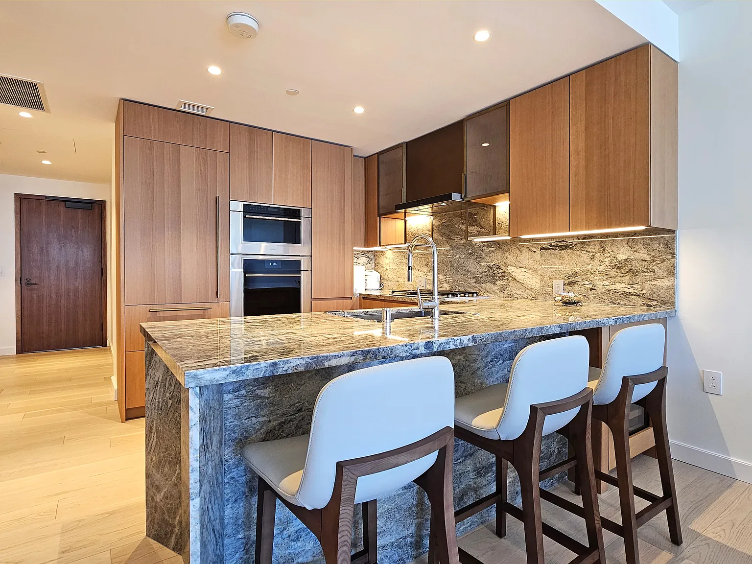 1 bed, 798 sqft, $5,800 — Photo 4