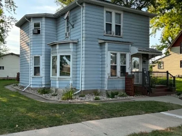 708 Seneca St, Storm Lake, IA 50588