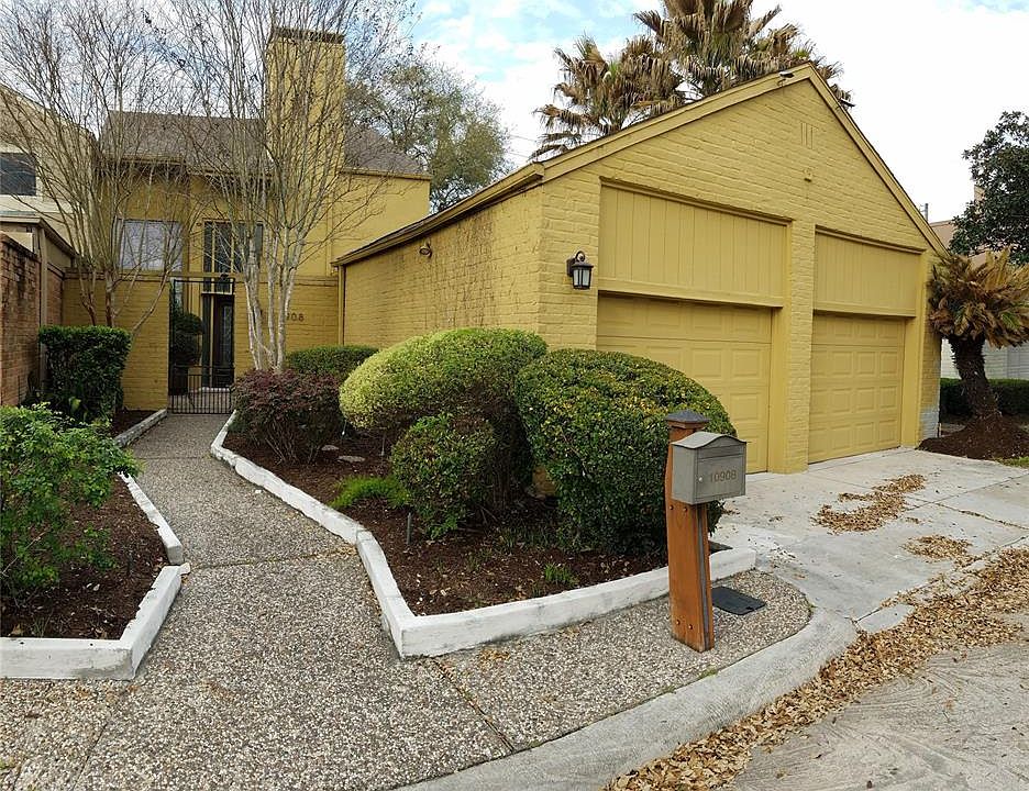 1st image of 10908 Julie Ln