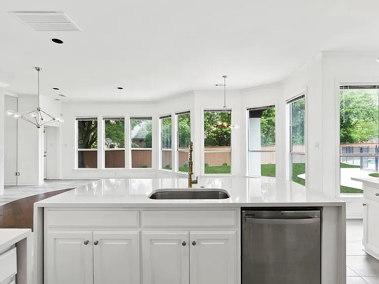 914 Edgemeer Ln — Photo 9
