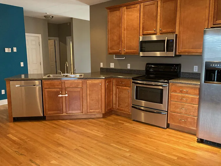 814 Shelby Ave — Photo 5