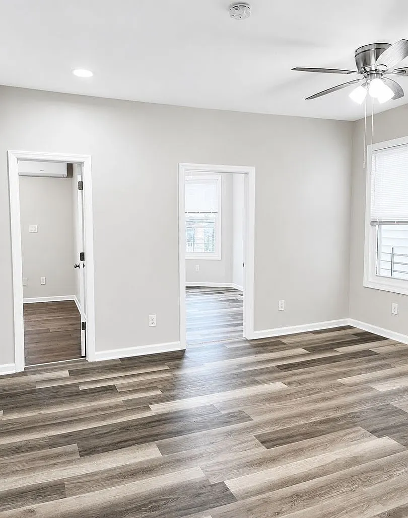 Brand New Luxury 3BR Top Floor Apartment | Washer/Dryer | Easy NYC Commute | Pet Friendly — Photo 3