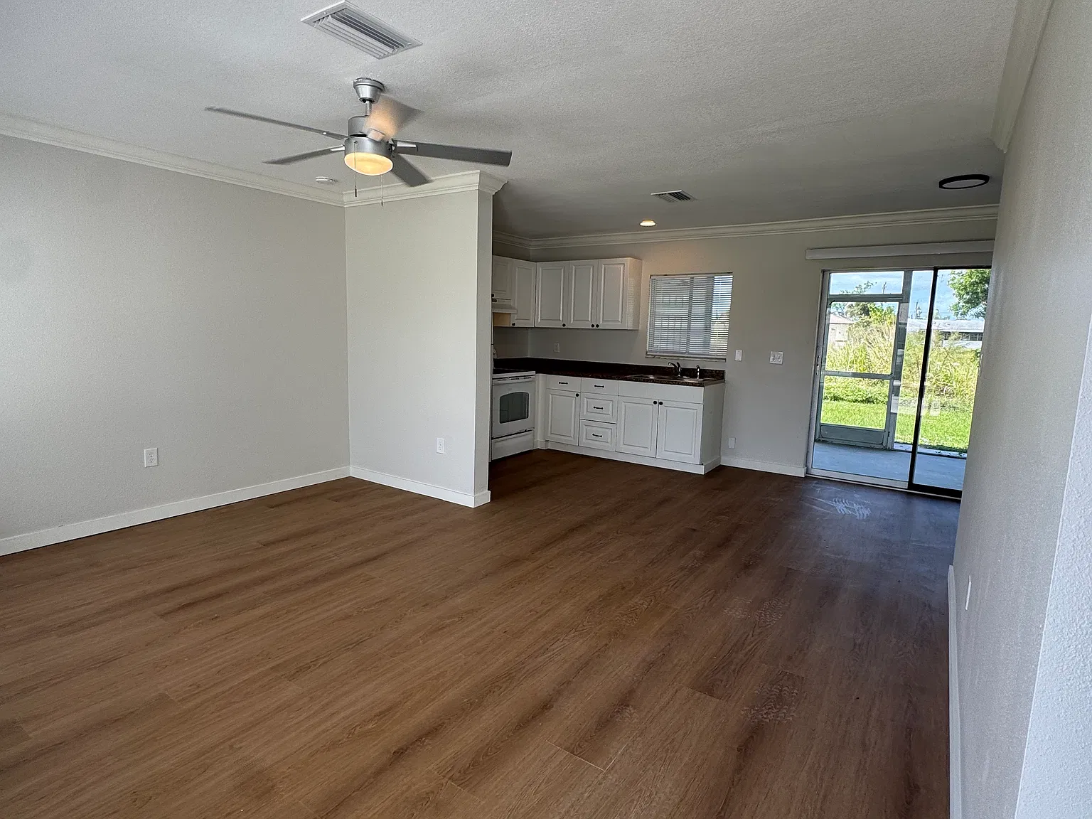 2 bed, 775 sqft, $1,475 — Photo 2