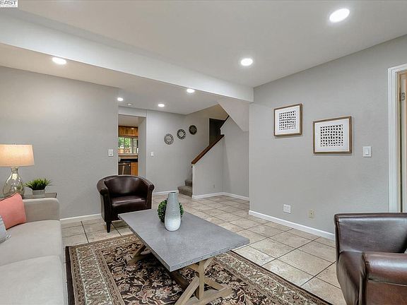 5th image of 33751 9th St