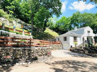 8 Chesterford Rd E, Winchester, MA 01890