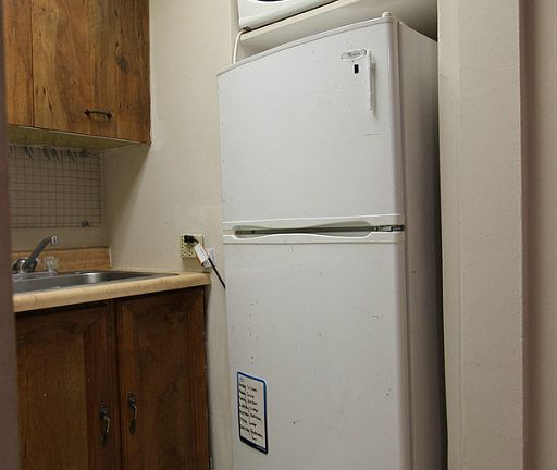 5th image of 2827 N Burling St APT 03