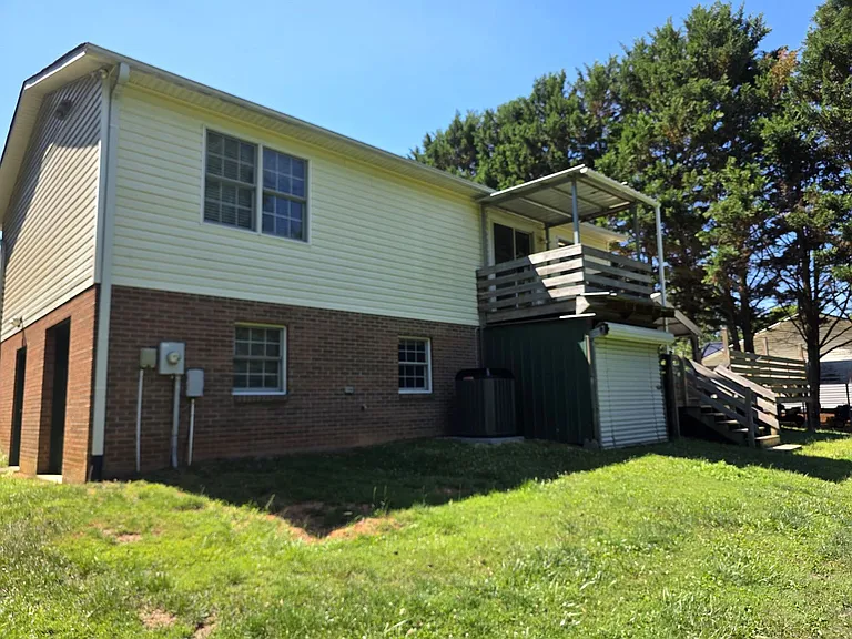 273 Woodbridge Dr — Photo 4