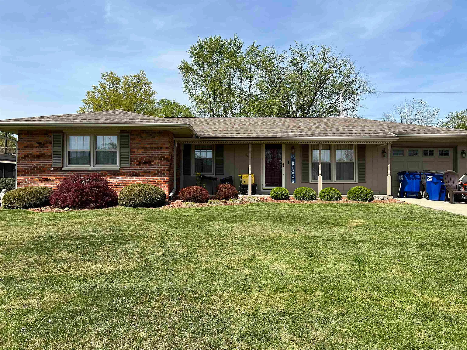 2829 Hillside Dr photo 1