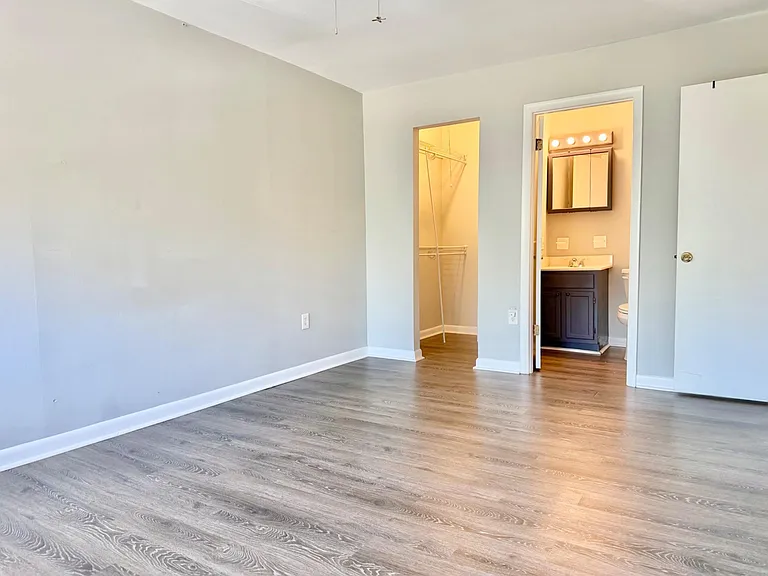 140 Royal Oak Dr #I — Photo 14