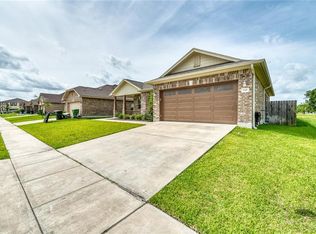 119 Boulder Ridge Dr, Cuero, TX 77954