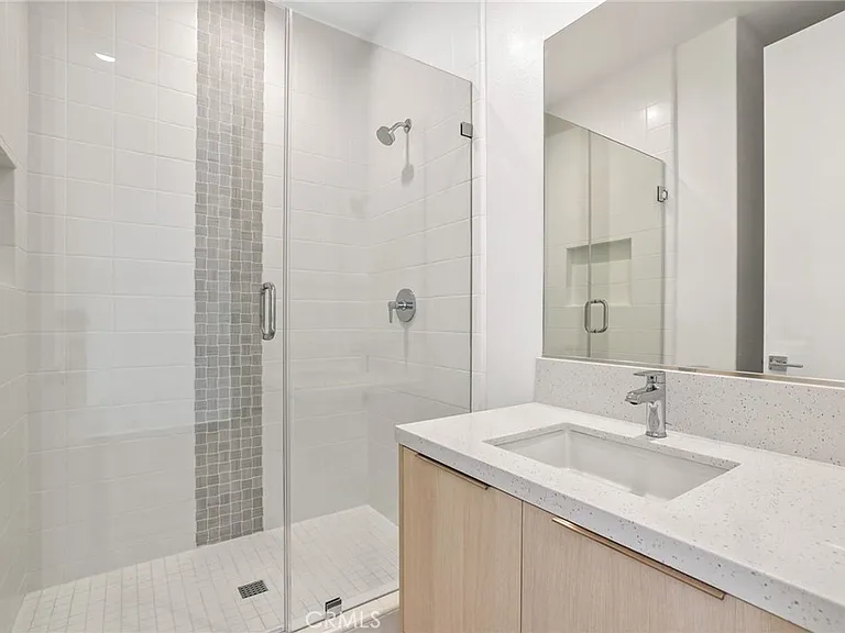 191 Hollyleaf — Photo 20