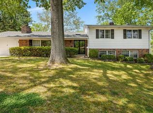 1455 Dearborn Dr, Saint Louis, MO 63122