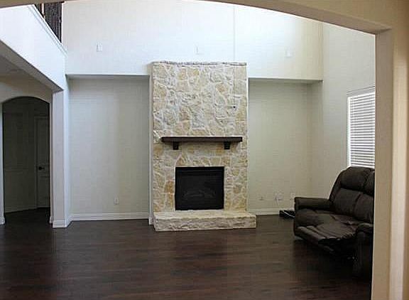 2nd image of 323 Boxwood Ln