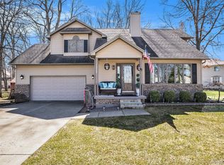 14540 Blue Heron Dr, Fenton, MI 48430