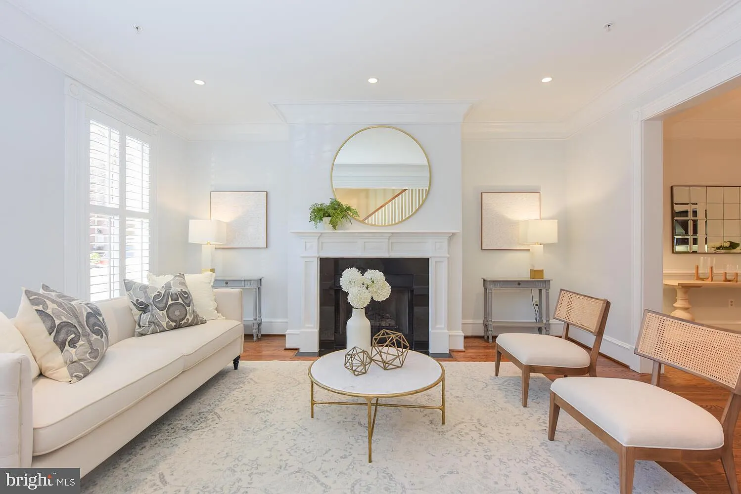 3 bed, 4.5 bath, 3425 sqft, $8,600 — Photo 2