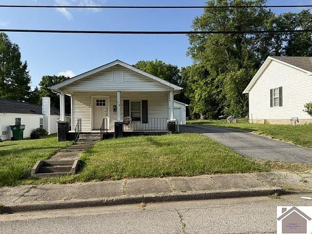 1st image of 518 W Housman St