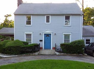 2 Valley Rd, Bayville, NY 11709