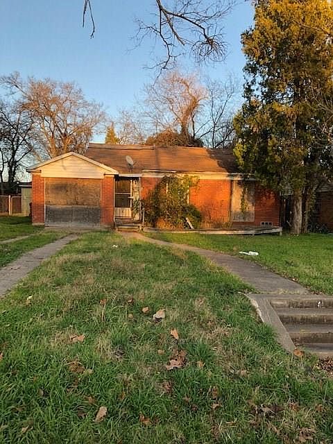 1st image of 2708 Almeda Dr