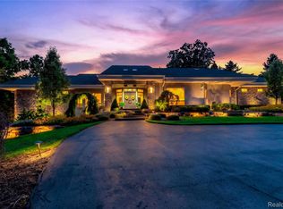 1661 Pinewood, Milford, MI 48381